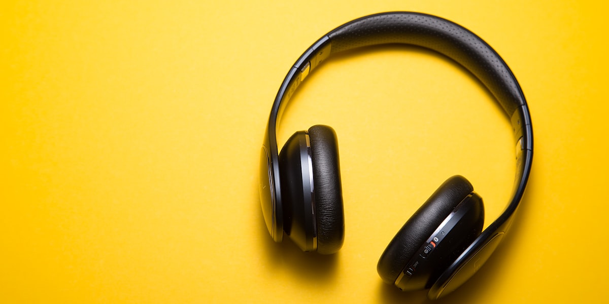 From Rules to Neural Networks: The Evolution of AI Lyric Generation